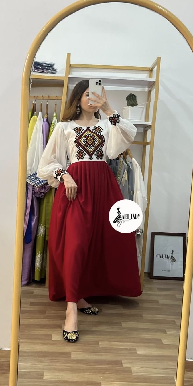 Embroidere Chery Gown