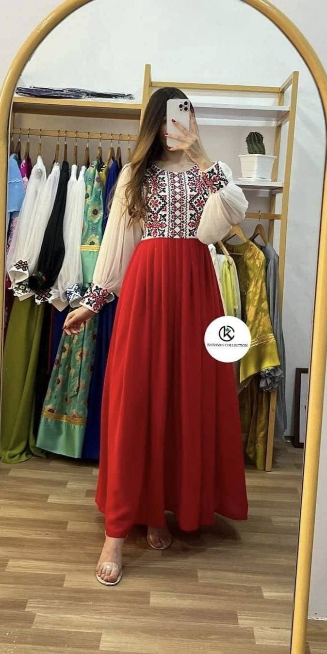 Embroidere Chery Gown